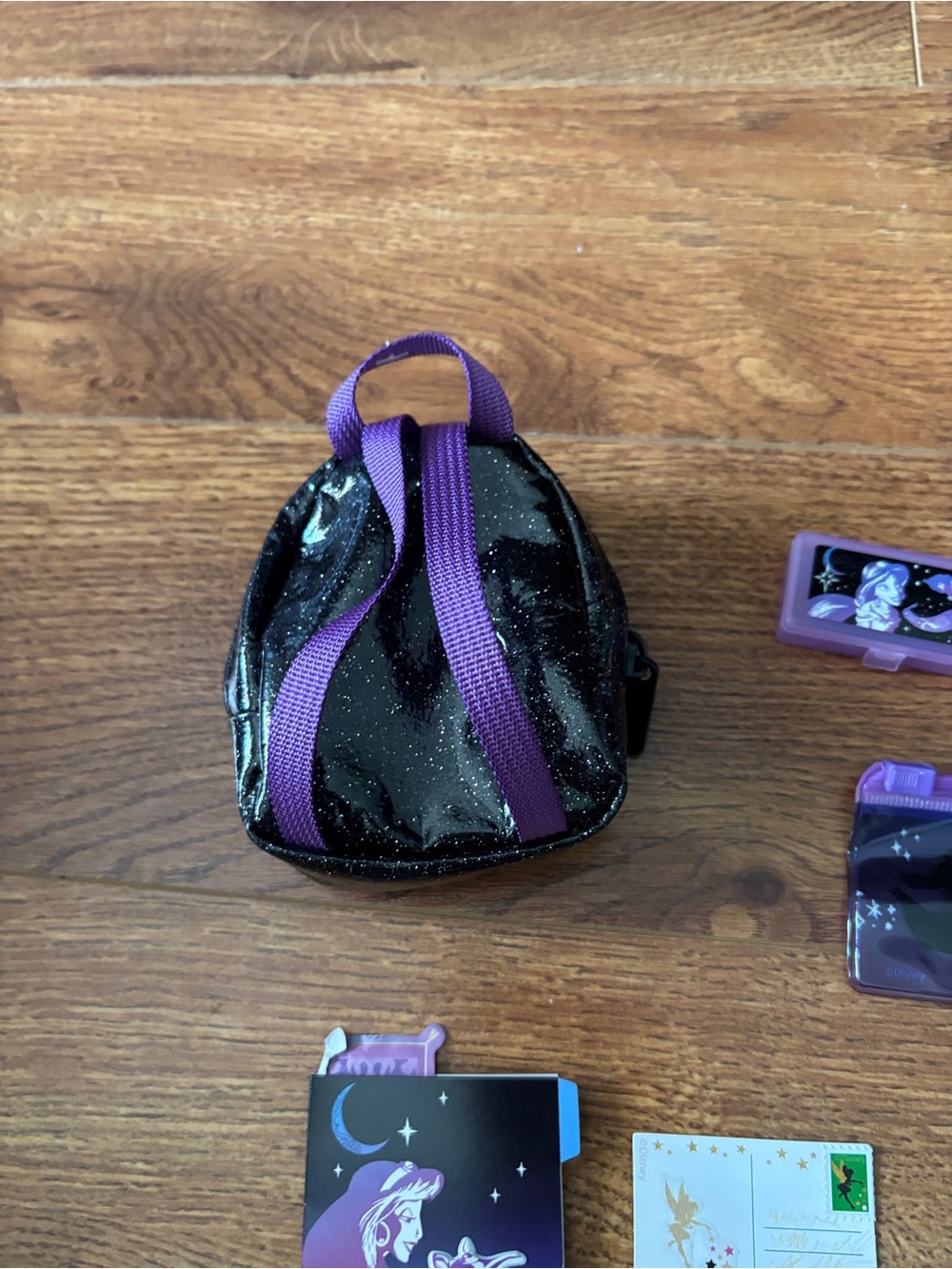 Aladdin Themed Phone Accessory Set - Assorted doll backpack & Decorative Pieces - Picture 6 of 10